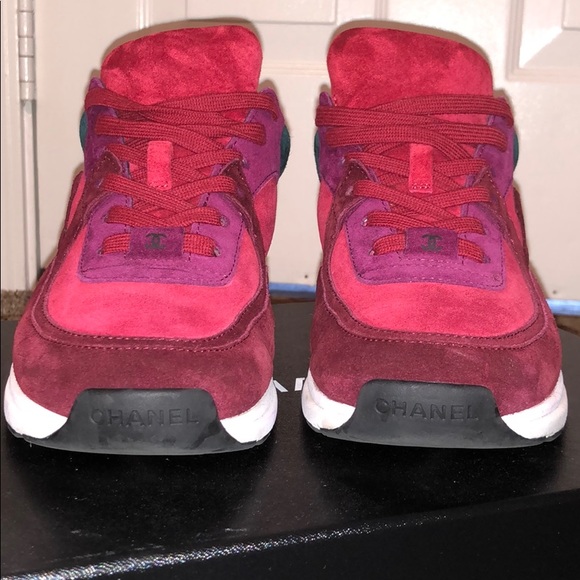 🚫SOLD🚫 CHANEL SNEAKERS - Picture 2 of 8